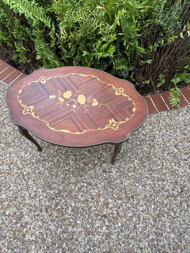 Антикварный журнальный столик в стиле Людовика XV из инкрустированного дерева Ormolu Marquetry сделано в Испании - Изображение 4 из 4