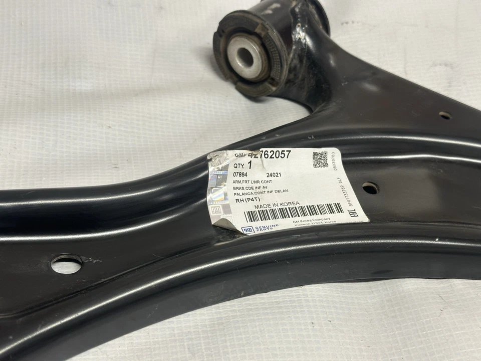 2024 2025 CHEVROLET TRAX SUSPENSIÓN DELANTERA DERECHA BRAZO DE CONTROL INFERIOR OEM GM Foto 3 de 4