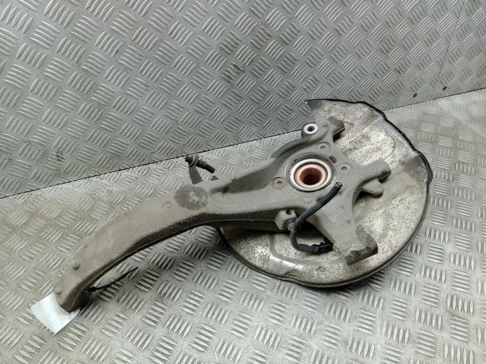 VOLVO XC90 HUB STUB FRONT LEFT SIDE 31476878 MK2 2015 - 2025 - Image 3 of 4