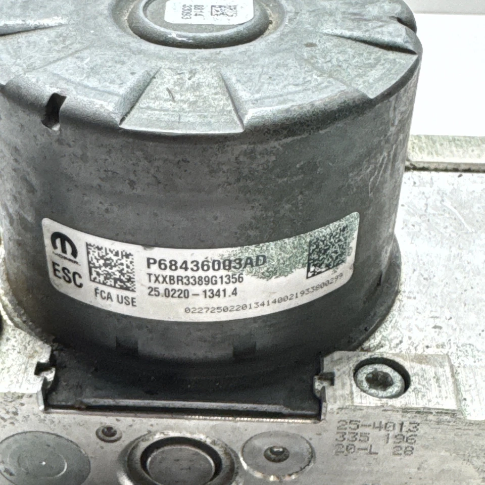 2019 - 2023 Dodge Ram 1500 ABS módulo bomba de freio antibloqueio OEM P68436003AD *NOTA - Imagem 2 de 4