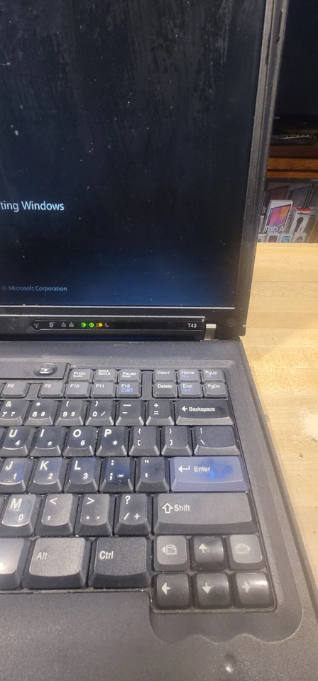 IBM Thinkpad T43 • Win7 • 2GB RAM • 75GB HDD • 1,8GHz • Guter Zustand • Retrogaming - Bild 3 von 4