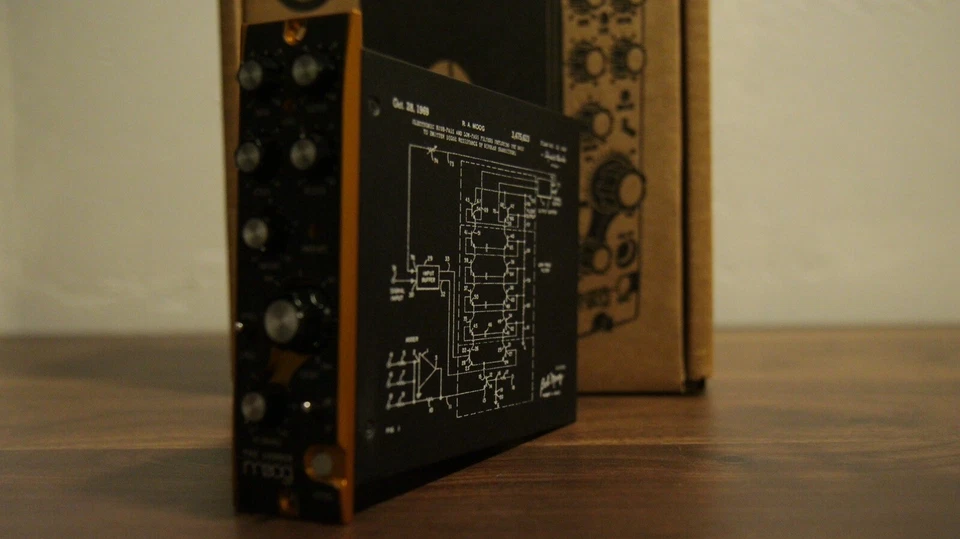 Módulo de filtro Moog The Ladder serie 500 Foto 3 de 4