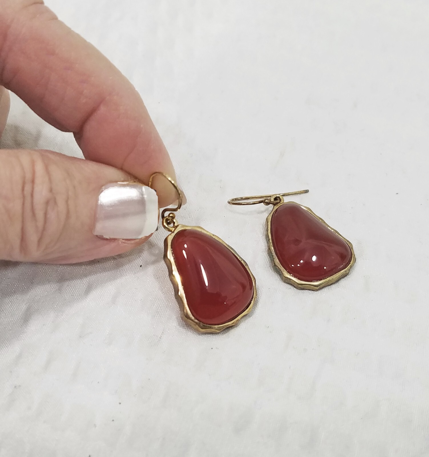 Translucent Carnelian Agate Crystal and Gold Tone… - image 1