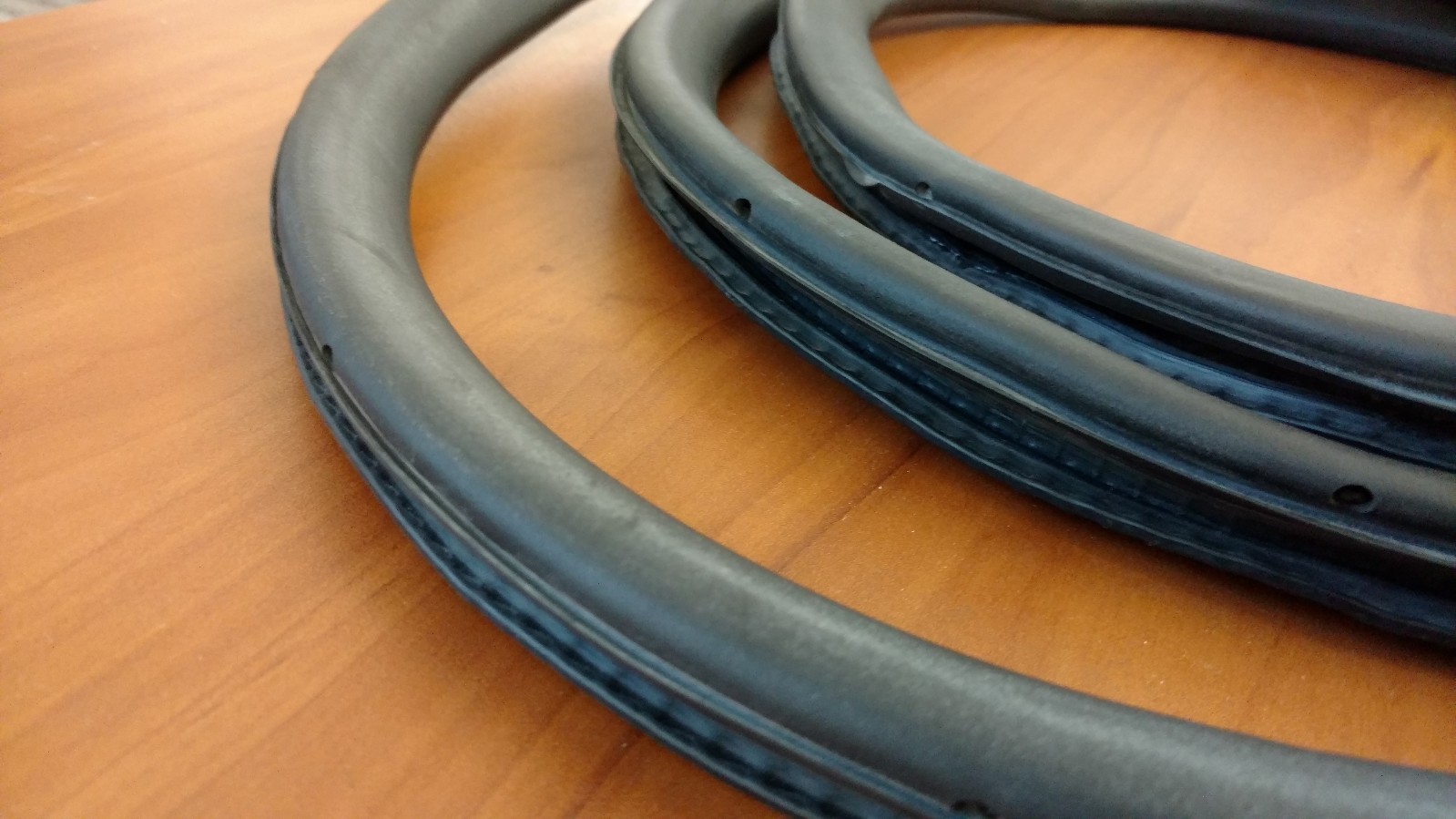 LAMBORGHINI MURCIELAGO LP640 DRIVER DOOR RUBBER GASKET OEM 