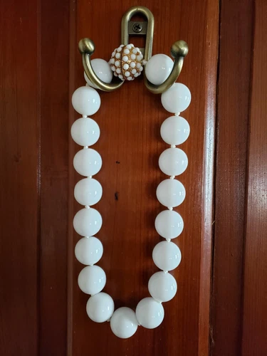 Vintage White Bead Necklace Costume Jewelry Goldtone Accent Chunky Neckwear