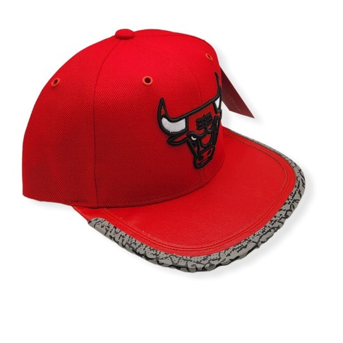 Mitchell & Ness Chicago Bulls Day 3 Red Adjustable Snapback Hat Cap - Picture 3 of 6