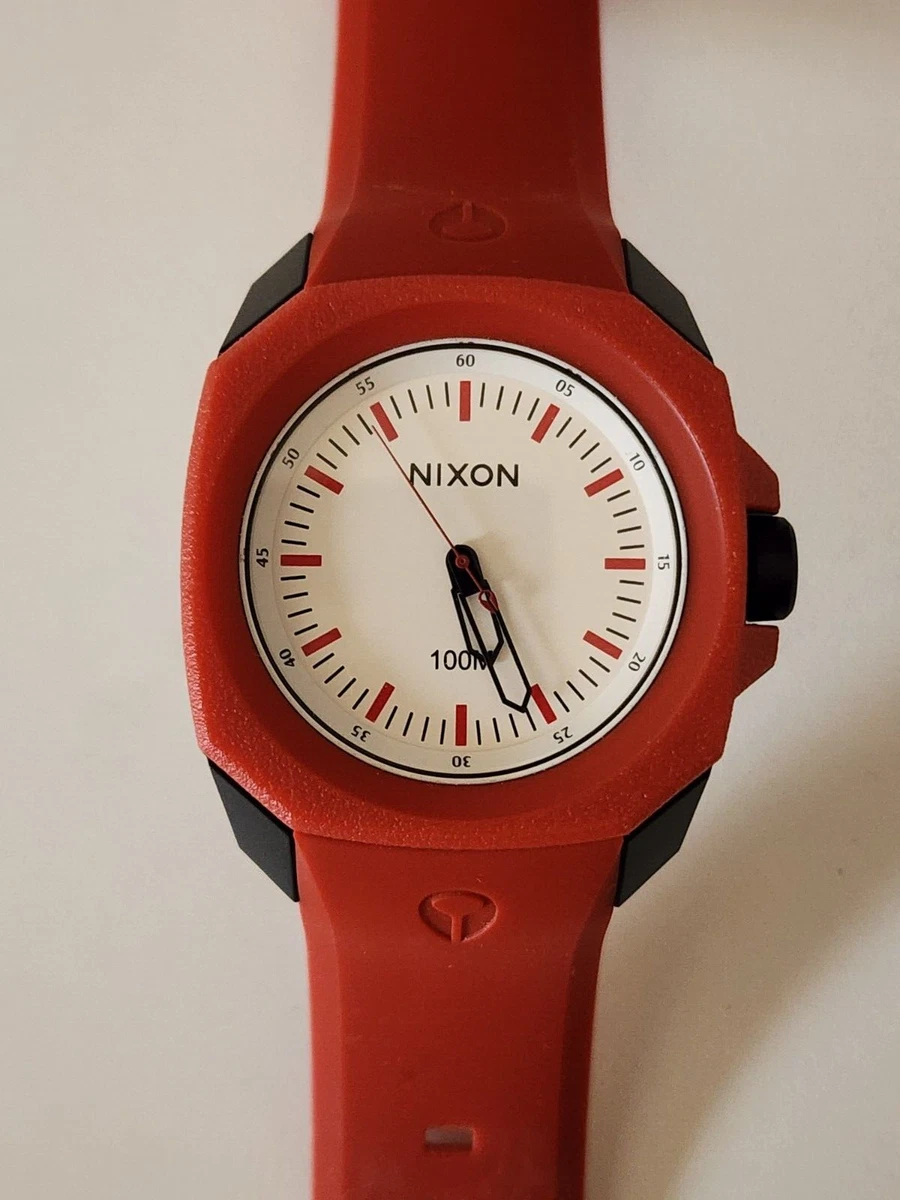 Nixon ruckus top