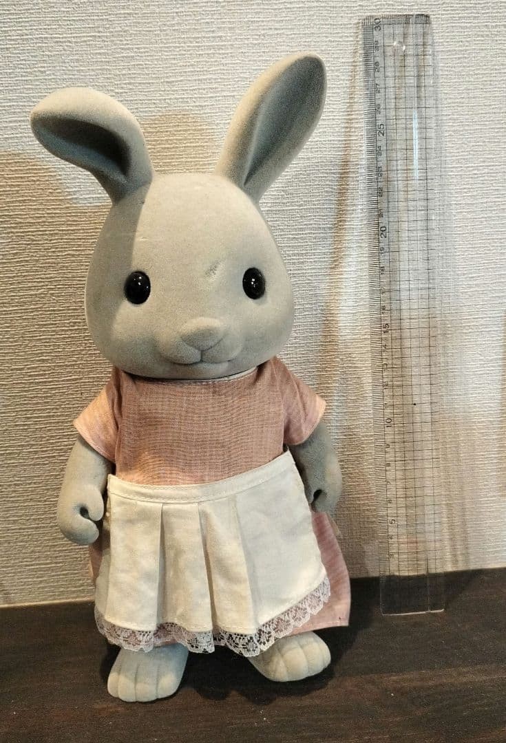 Sylvanian Families Jumbo Gray Rabbit Mother PlushDoll 30cm Calico Critters Japan