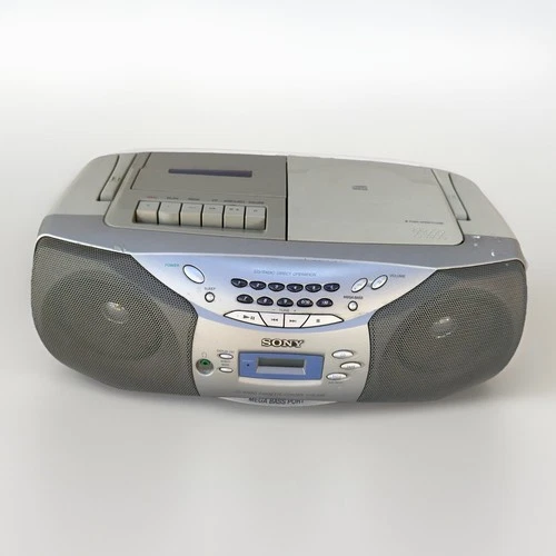 Vintage Sony CFD-S26 AM/FM Radio CD Cassette Recorder Boombox Mega Bass. Working