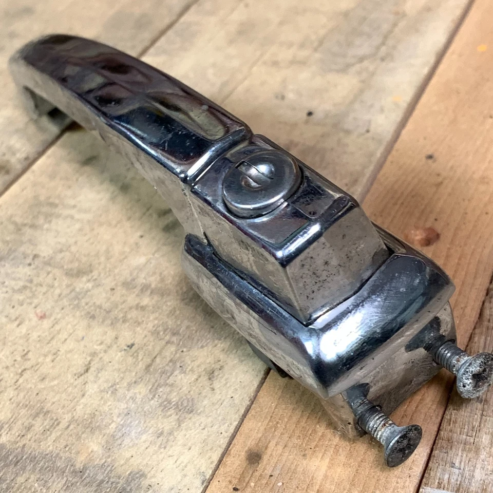 Manija de puerta vintage VW BUG 1961-63 Volkswagen BEETLE Foto 2 de 4