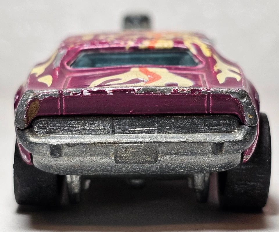 Hot Wheels Redlines Rodger Dodger, ciruela, 1974 Flying Colors, HK, base de metal Foto 4 de 4
