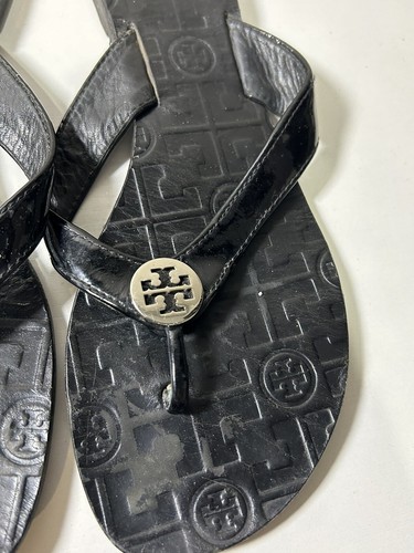 Tory Burch size 7 M black leather sandals with silver medallion - Picture 3 of 6