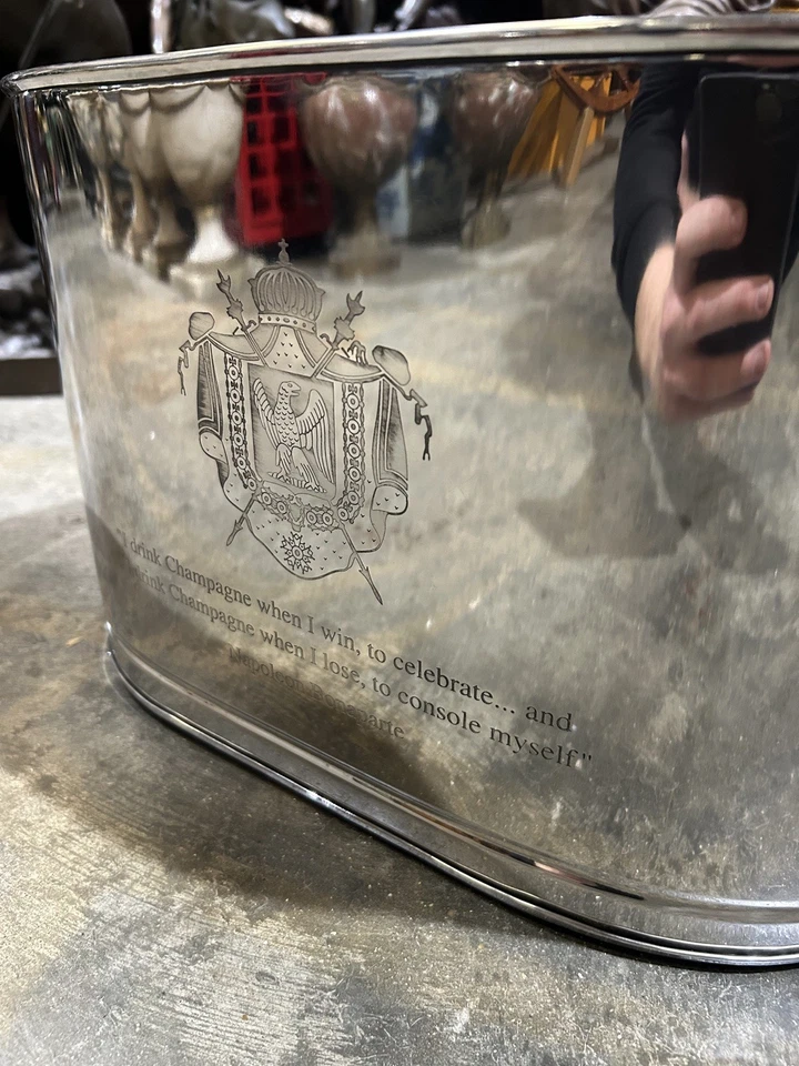 Grande secchiello refrigeratore da bagno per vino champagne con scritta Bollinger Napoleon - Immagine 3 di 4