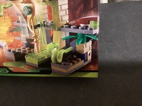 Lego Ninjago Masters of Spinjitzu Venomari Shrine 9440 Zane ZX Green Snakes 2012