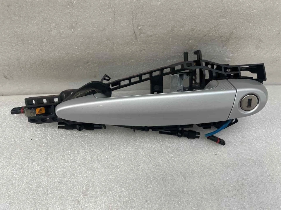 Левая серебристая наружная дверная ручка со стороны водителя для BMW 428I 2014-2016 годов выпуска от оригинального производителя - Изображение 4 из 4