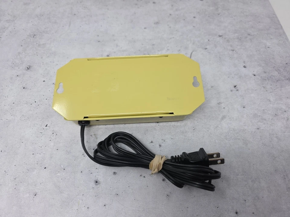 Skywalker 25dB Distribution Amplifier with VHF / UHF / FM & Variable Gain - Image 2 of 2