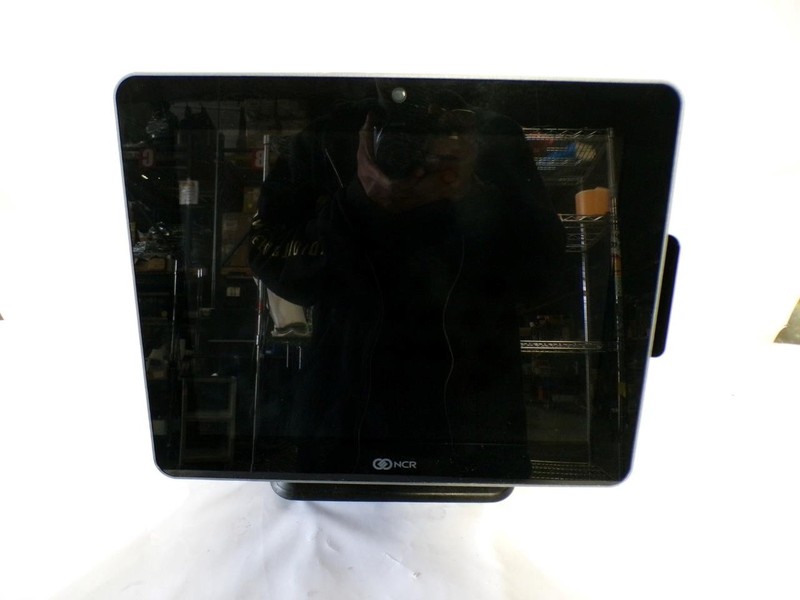 NCR 7761-8452 Celeron N3160 1.6GHz 8GB 120GB SSD Dual Screen POS Terminal(M1002)