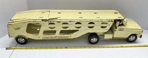 T-111 VINTAGE 60'S TONKA PRESSED STEEL YELLOW AUTO HAULER SEMI TRUCK & TRAILER