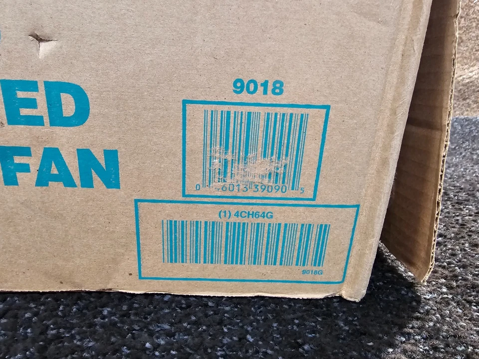 Ventilador oscilante de montaje en pared Air King 9018, 18 pulgadas 1/20 HP, 1 fase, 120 VCA blanco Foto 3 de 4