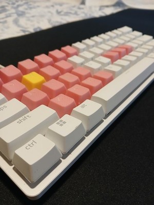 Razor Mini Huntsman Gaming Keyboard - Pink & White Key Caps! 