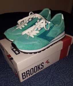 brooks chariot womens