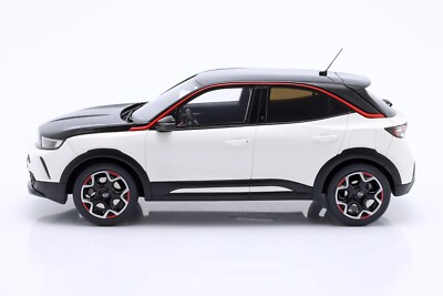1/18 オペル モッカ E GS 2021 グリーン オットーモビル製ミニカー 1/18 オペル モッカ E GS 2021 グリーン オットーモビル製