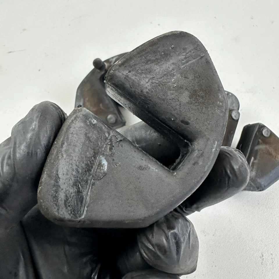 Suzuki GS500 2010 Rear wheel chain sprocket cush rubbers 64651-27A01 - image 4 of 4