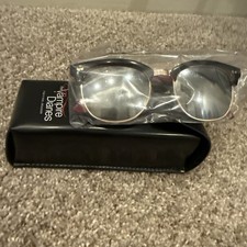 Vampire Diaries The Final Season - Cast and Crew Sunglasses New Never Worn