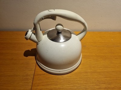 Vintage Taifun weiß creme Emaille Pfeifkessel Teekanne Gas Induktion Haloge