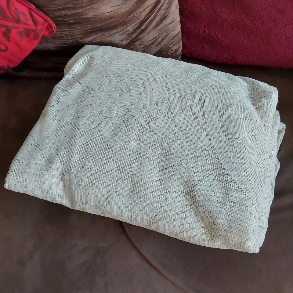 Vintage -Off White-Floral Lace Curtain 98" Drop,118" W, 53" pleated Top-set of 2 - Image 4 of 4