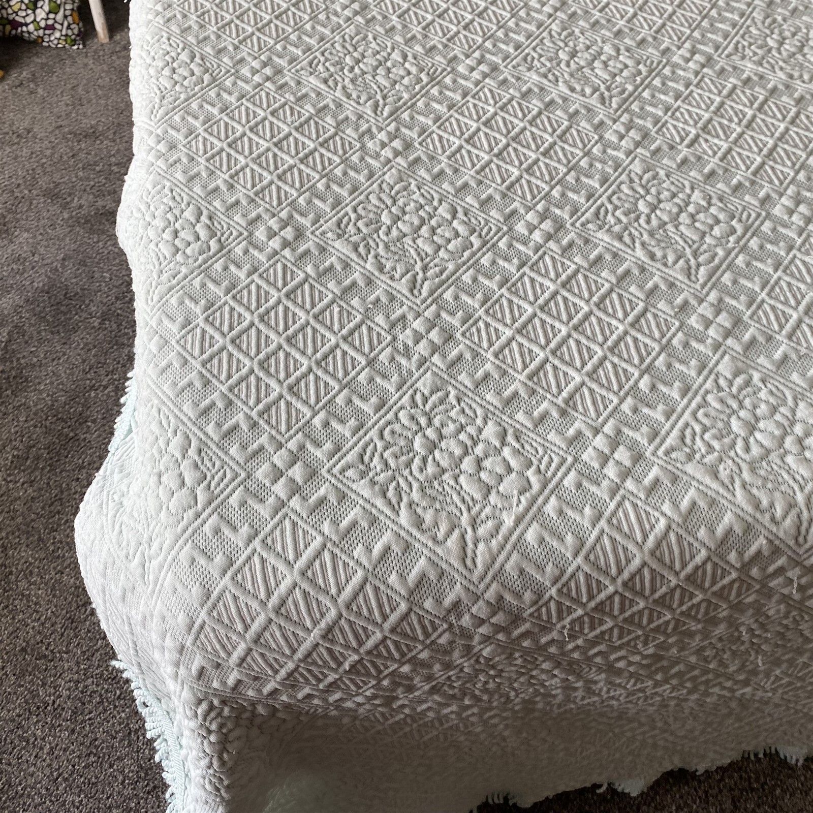 Vintage Bedspread Faux Chenille Matelasse' RT Brooklyn made in Portugal