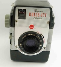 Vintage Kodak Brownie Bull's Eye 620 Box Camera with Twindar Lens