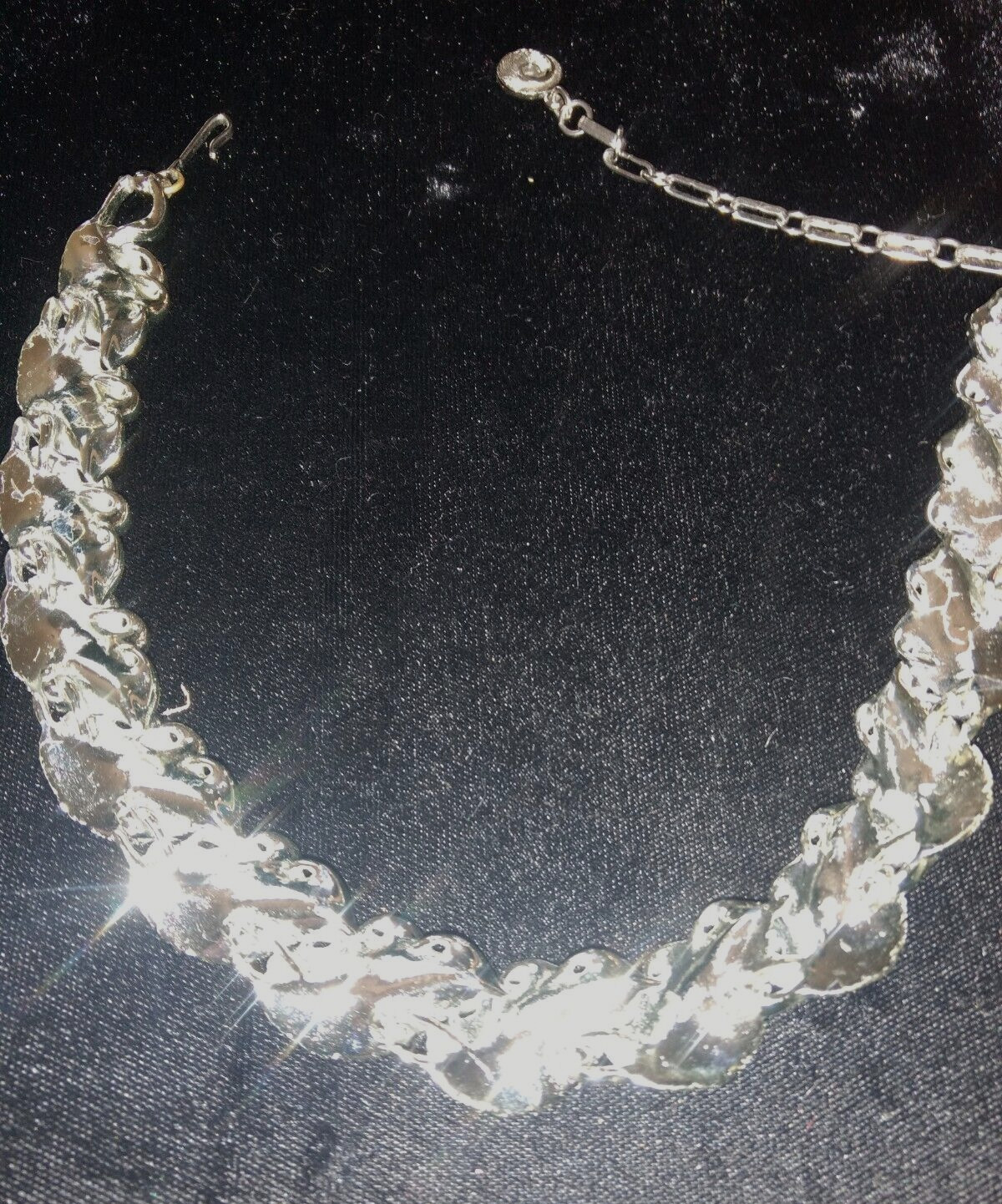 Lisner Matte Silver Leaf necklace - image 2