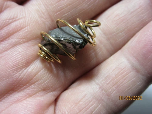 SHUNGITE ELITE CAGE Pendant SSG-7 Noble Healing Crystal Collectible Reiki *New*