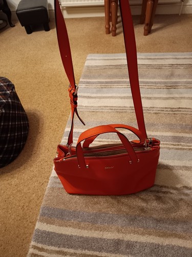 GENUINE DKNY SALMON COLOUR TOTE BAG WITH MANY POCKETS. - Picture 7 of 20