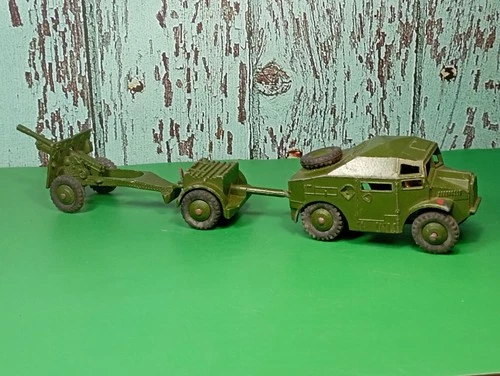 Dinky 697 25 Pounder Field Gun Set In Good Vintage Condition