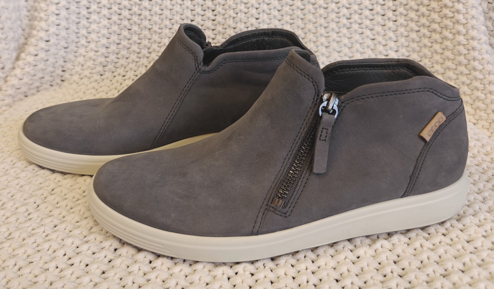 ECCO Women's Soft 7 Dark Shadow Gray Nubuck Leather Zip Low Bootie, NWOB, Sz 37 image 3