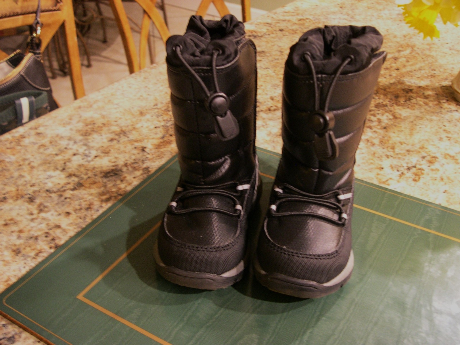 Land's End Snow Boots Insulated Waterproof Drawstring unisex Toddler size 5