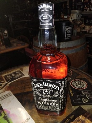 Jack Daniel's, Imperial Quart, 1,136 l, 45%, Fake Seal, Canada
