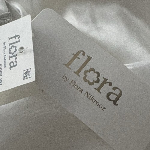 Flora Nikrooz Long Satin Robe Ivory Appliqués Size S/M Bridal Romantic NEW - Picture 9 of 14