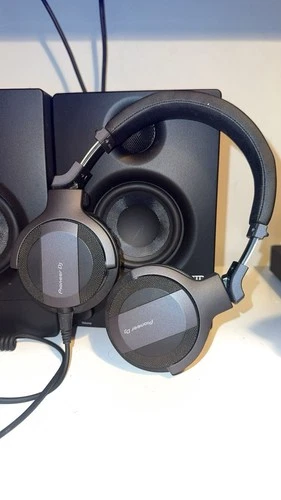 Pioneer HDJ-CUE1 DJ On-Ear Headphones Black