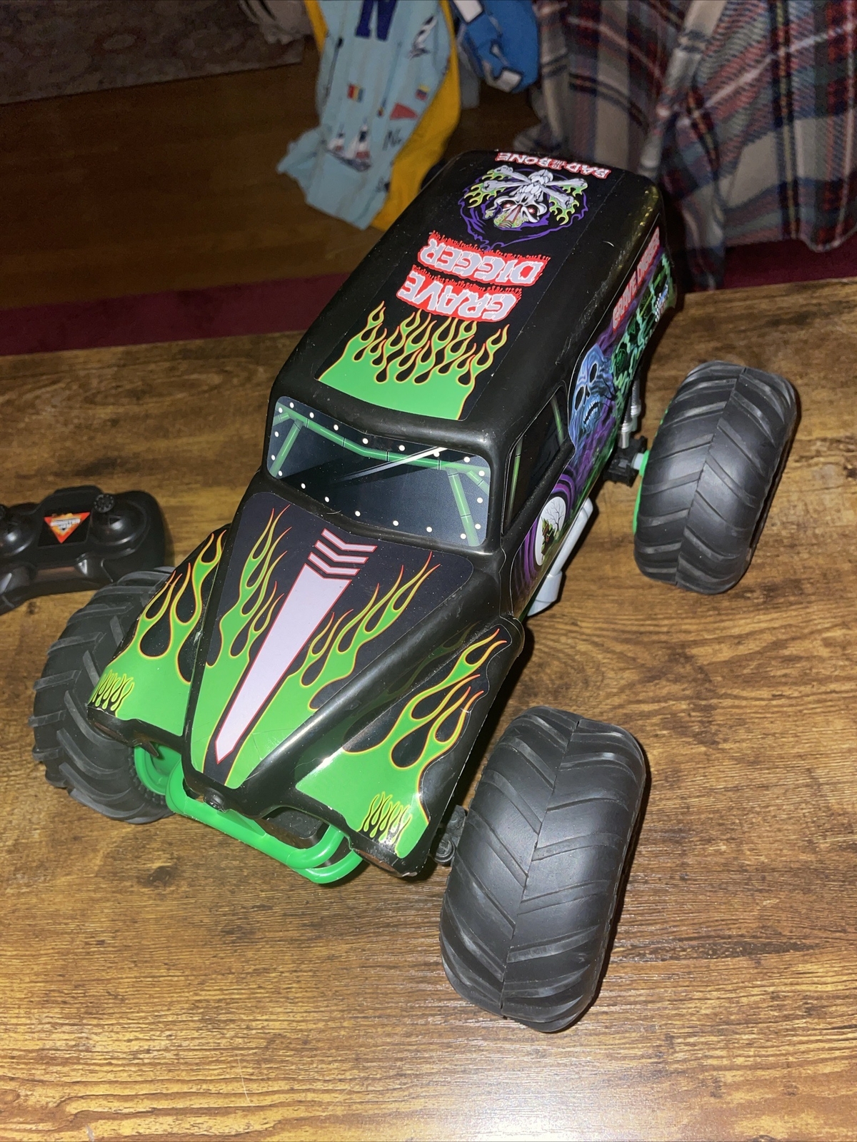 Grave Digger RC Monster Truck 66801 Spin Master Big BKT Tires w REMOTE Untested