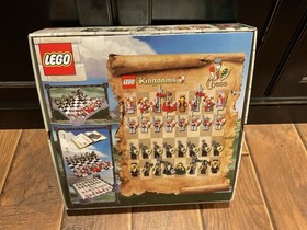 LEGO 853373 KINGDOMS ~ CHESS SET ~ NEW IN SEALED BOX  Retired  28 MINIFIGURES