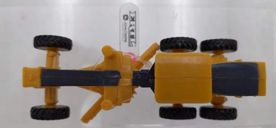 Ertl 35257 1:64 Scale Yellow John Deere Tractor Road Grader Earth Mover Diecast - Image 2 of 2