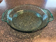 VINTAGE ANCHOR HOCKING 1075 GREEN OVENWARE 9 IN PIE DISH PLATE WITH FLUTED EDGE