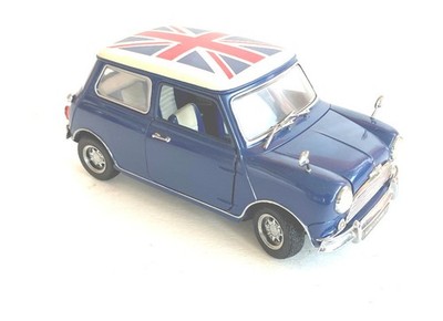 Kyosho 1/18 Morris Mini Cooper Blue 1275S Union Jack Roof.