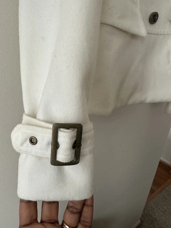 Abrigo de Colección Grane Color Marfil Manga Larga Doble Pecho Guisante Talla M Hebilla Acento Foto 3 de 4