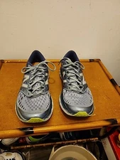 New Balance 860v7 Mens Size 8 D Gray and Neon Yellow Running Shoe M860GY7 