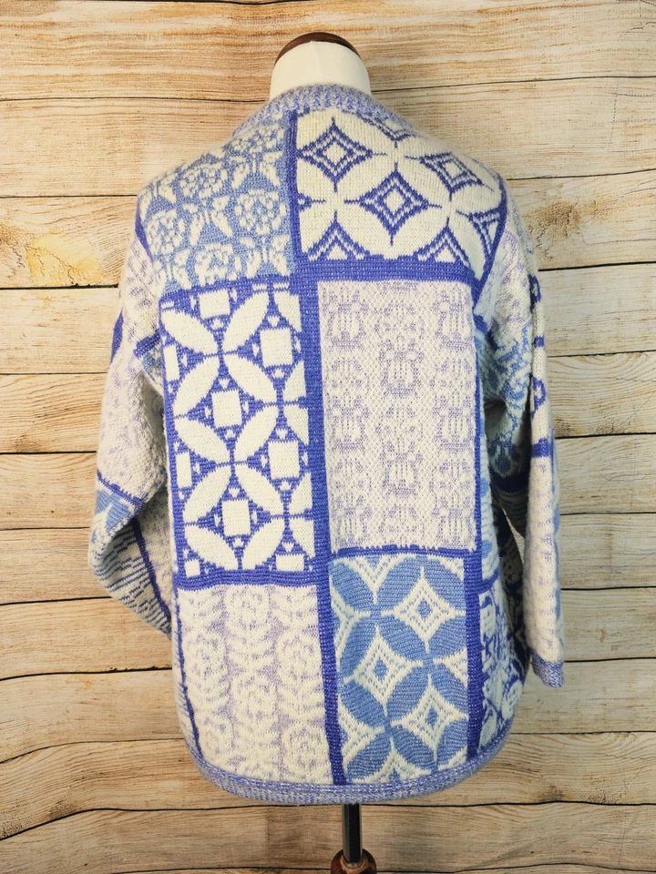 Vintage Esprit Geometric Print Sweater Size Large/Xlarge  - Image 3 of 4