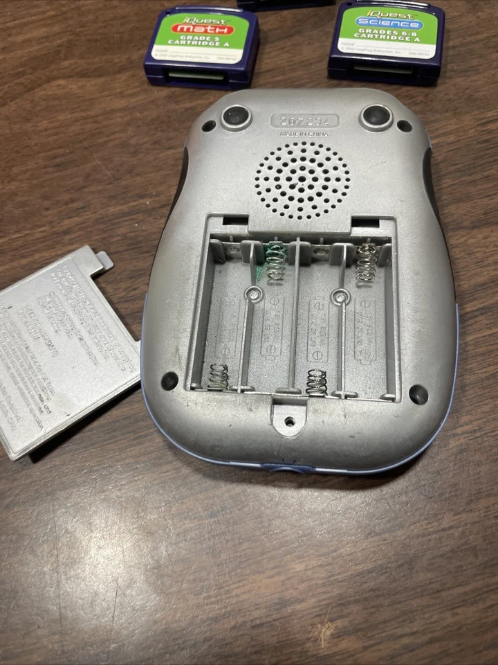 Quantum Leap I Quest ~ LeapFrog ~ Console, Case, 4 Cartridges ~ Tested -Works - Image 4 of 4